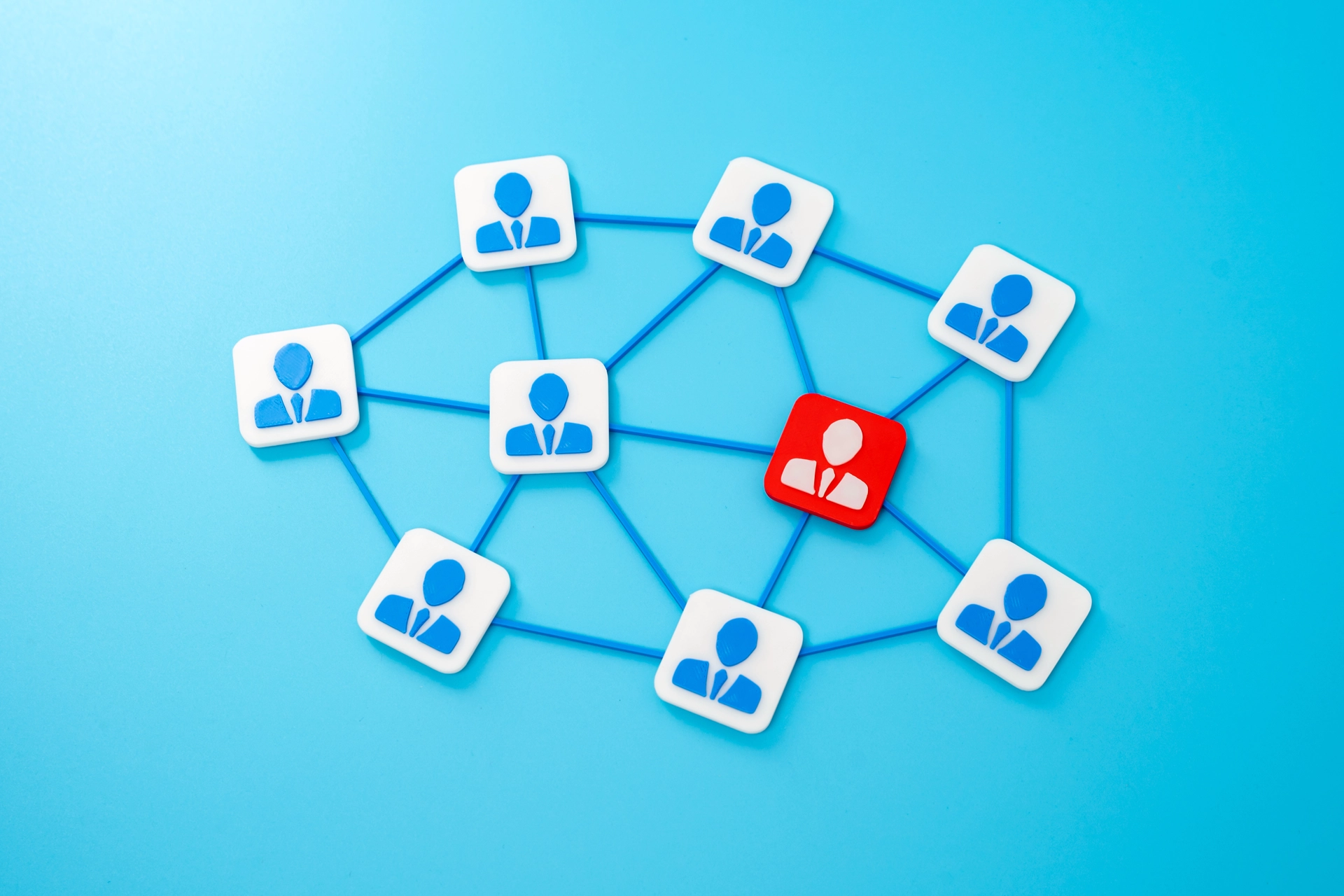 Read the ultimate guide to creating a strong and effective LinkedIn profile
