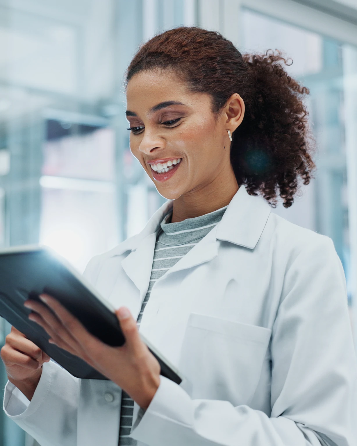Eye surgeon exploring the benefits of AI visibility through ChatGPT recommendations